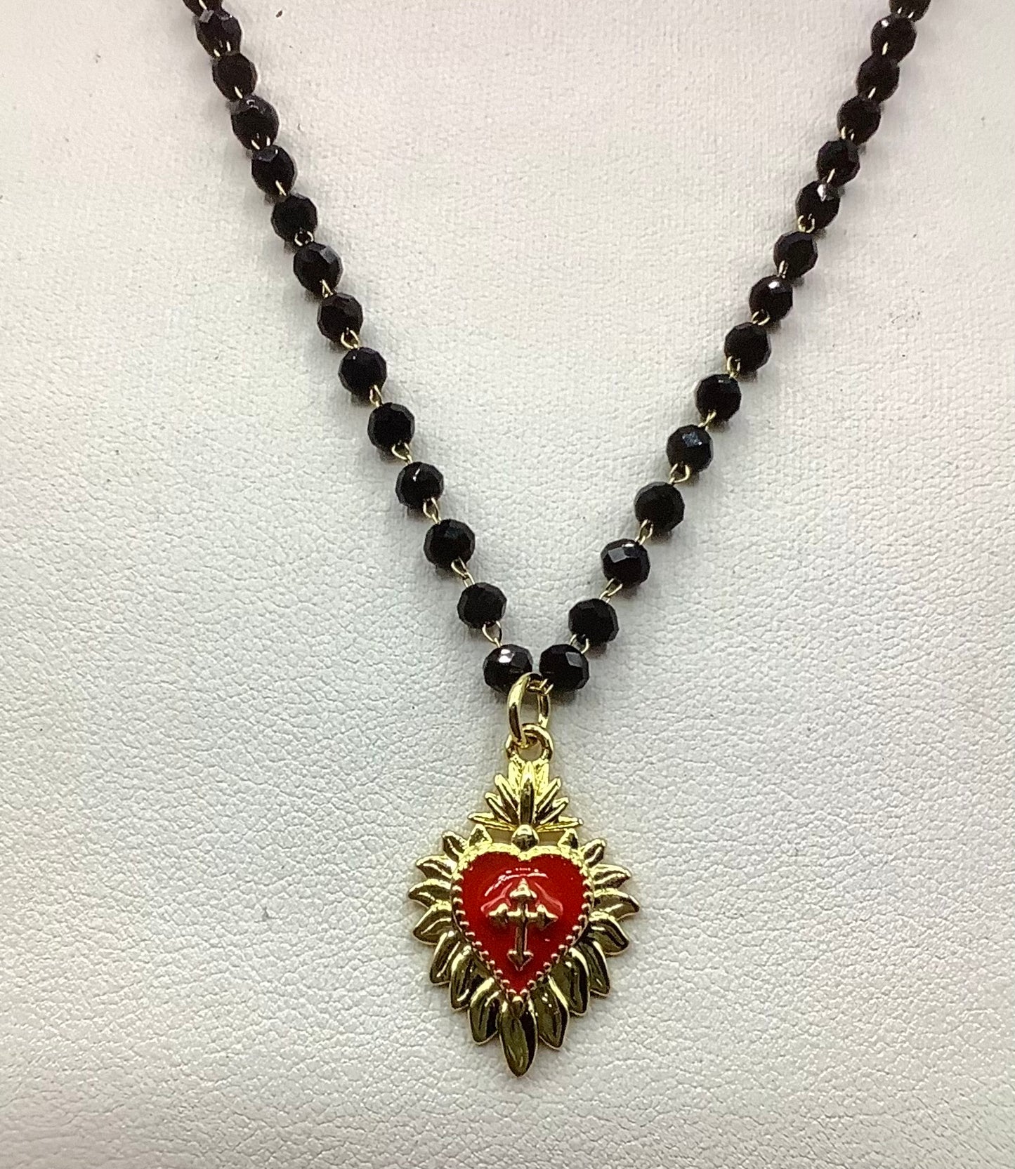 Collana di perline nere